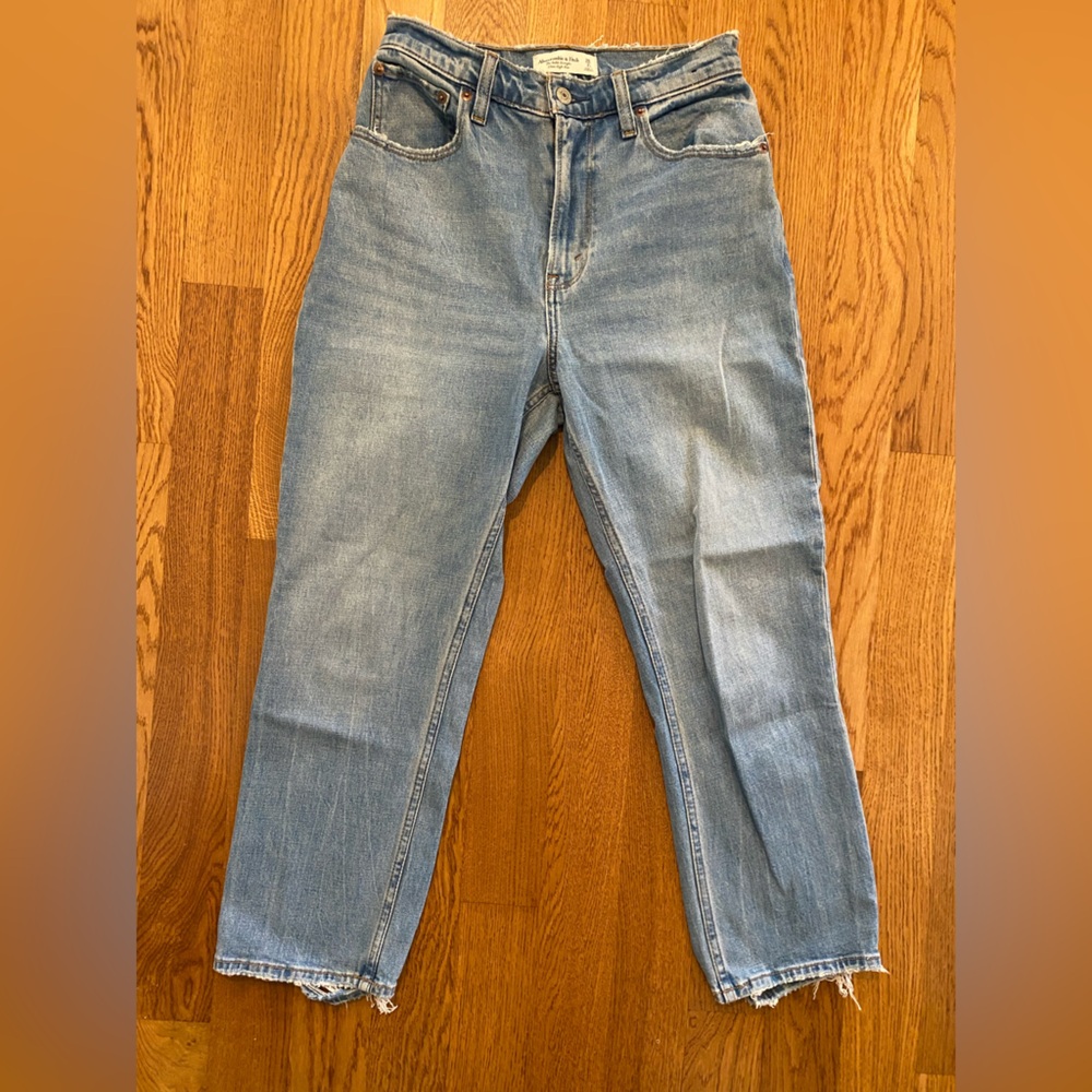 Abercrombie and Fitch Curve Love Ultra High Rise Ankle Straight Jean, 26s
